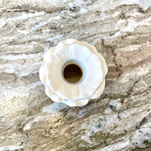 Grasslands Road Regal Lady in White with Pearls; White Flower Hat Bud Vase - Picture 5 of 8